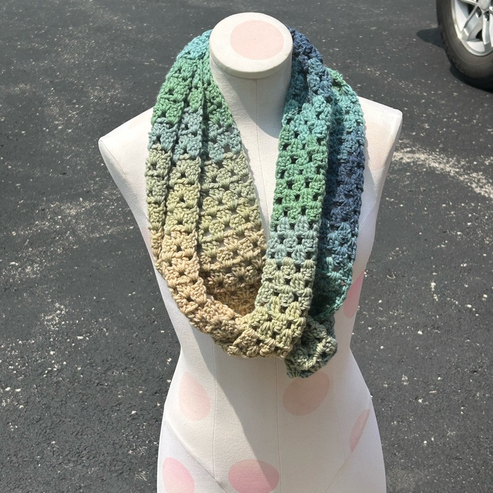 Green&Blue Women’s Cardigan&Infinity Scarf - Picture 6 of 7